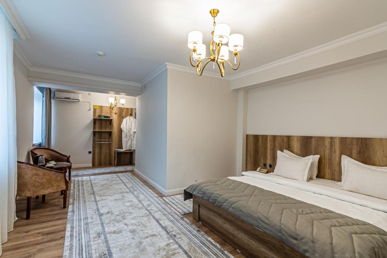 Oscar Hotel By Ag Hotels Group Almaty Ngoại thất bức ảnh